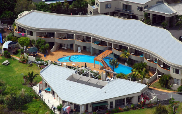 Breakers Motel