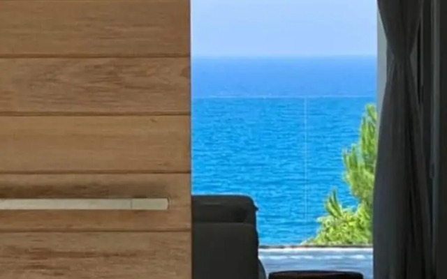 Secluded Oasis With Stunning Views Private Beach