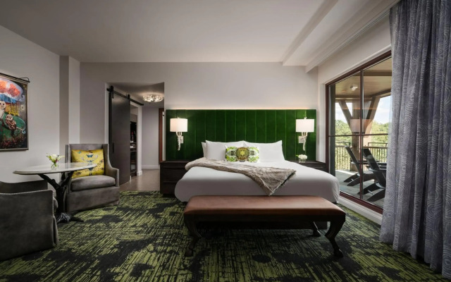 Grand Bohemian Lodge Greenville, Autograph Collection