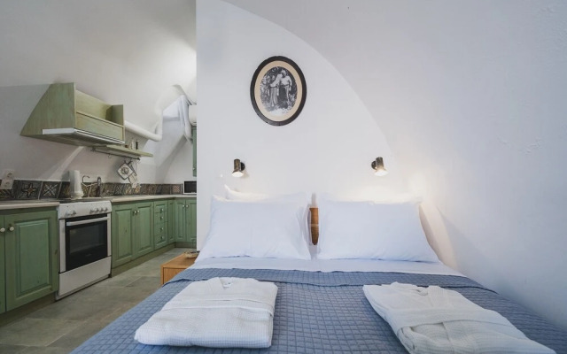 Karavos View - A Unique Artists' Hideaway Paradise