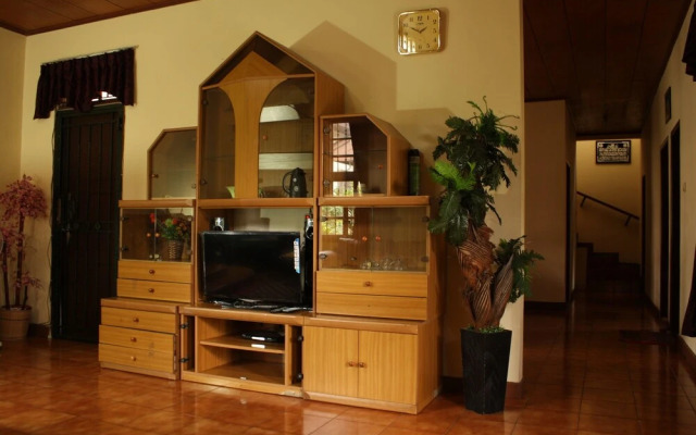 Villa Kota Bunga Anyelir