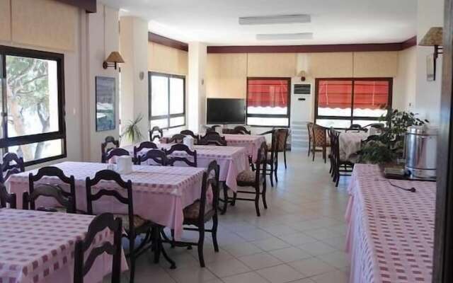 Teras Motel