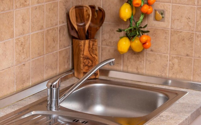 Amazing Apartment in Podstrana With 2 Bedrooms and Wifi