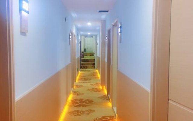 High-speed Railway Station Store of Baoyun Express Hotel in Zaozhuang – Hotel Rooms – Zaozhuang