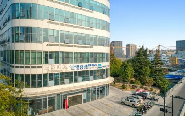 MAX E-sports Hotel (Daguan Xiangjisi Road Branch)