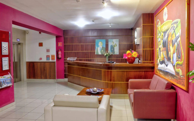 Hotel LIVVO Don Paco