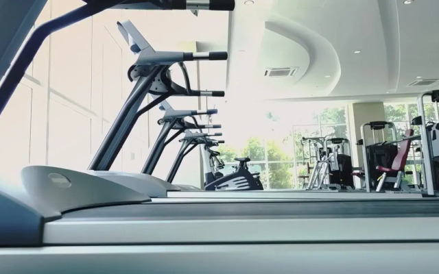 Paragon Serviced Suites @ Straits View