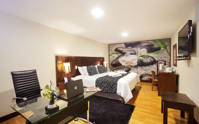 Loft Hotel