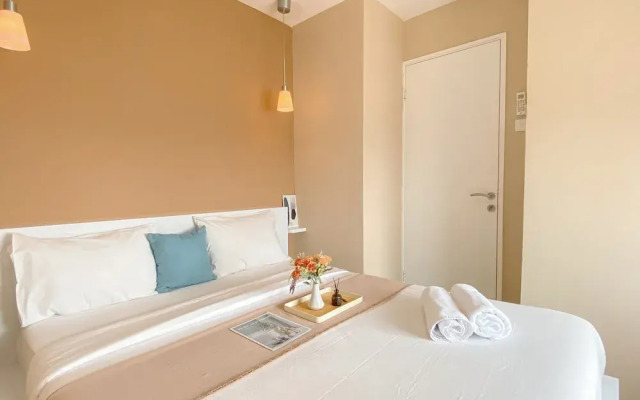 Warm And Homey 2Br Bassura City Apartment