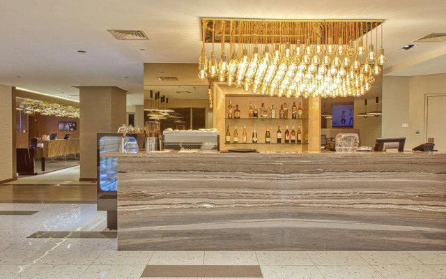 Novotel Suites Manila at Acqua