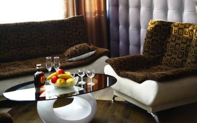Star Hotel+