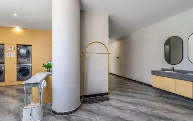 Carlton K Hotel