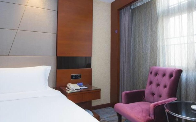 Atour Hotel Shenzhen Luohu Vientiane City