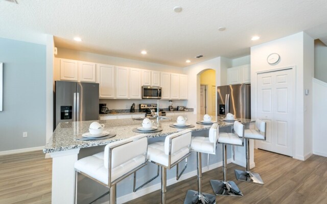 Solterra - 6140 Broad Oak Drive