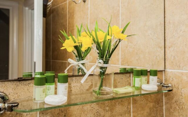 Impeccable 2-bed Apartment in Central London