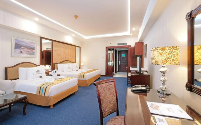 Sunlake Waterfront Resort and Convention