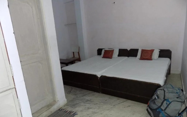 Khandela Paying Guest House