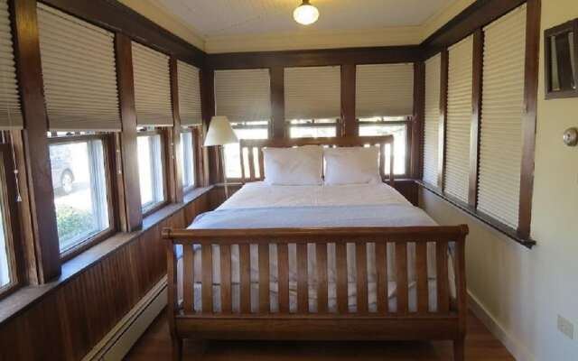 80 Highland Avenue - Three Bedroom House