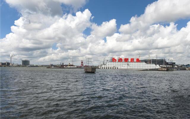 Amstel Botel