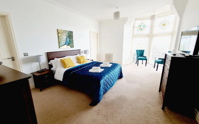Seas the Day - Luxury Beach Apartment - Sleeps 4