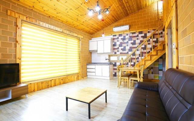 Goseong Sanmaru Pension