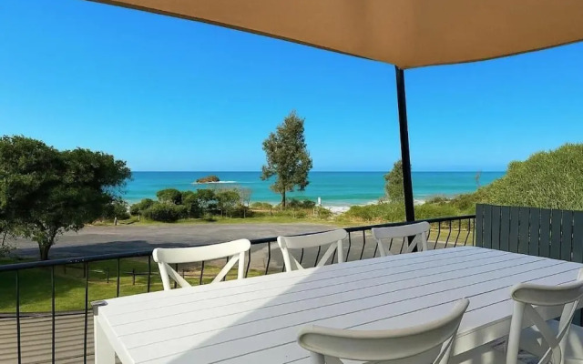 Korora Court by Charlesworth