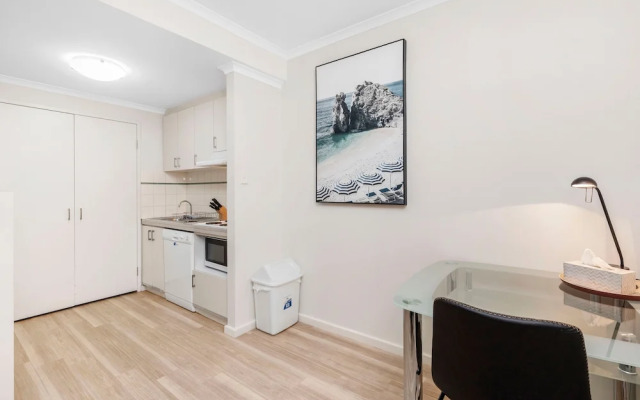 Spacious 1bdr Fast Wi-fi Near RAC Arena