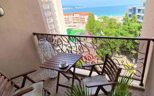 ROYAL BEACH private apartment