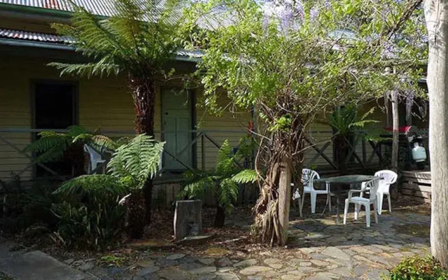 Little River Inn - Hostel