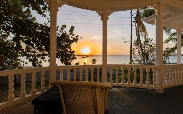 Folly & Guest House 6 Bedroom Home