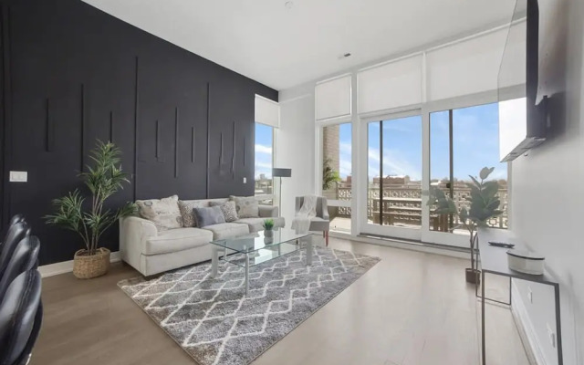 4-bedroom Penthouse w 2 Large Balconies Rooftop