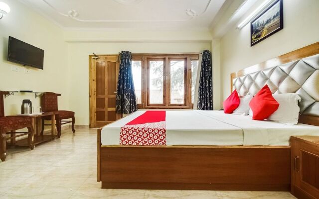 Hotel Kalra Regency