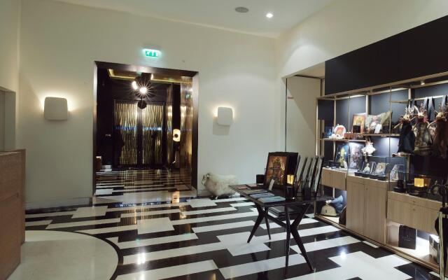 Hotel Marignan Champs - Elysées