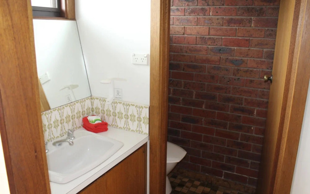 Kardinia Park Motel