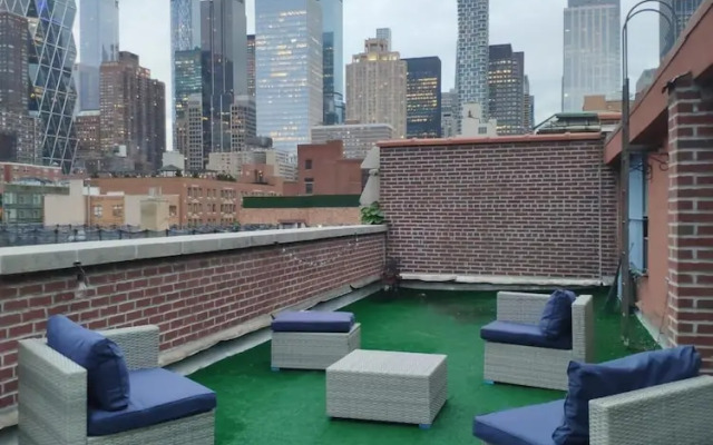 Dazzling Decent 1 Bedroom Apartment