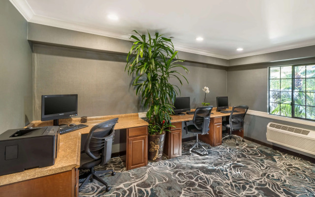 Best Western Plus Carpinteria Inn