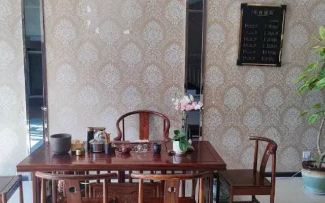 Yongqi Travel Hotel (Jianshui Ancient City Branch)