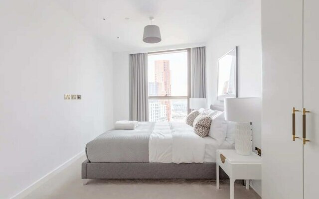 Luxurious 2BD Flat by the River Near Vauxhall