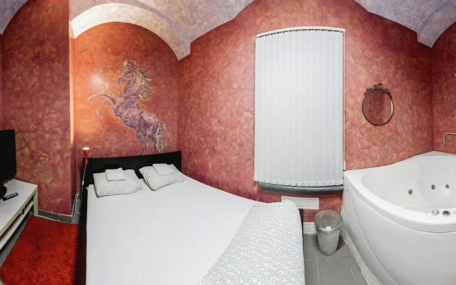 Fabrika Hostel&Gallery