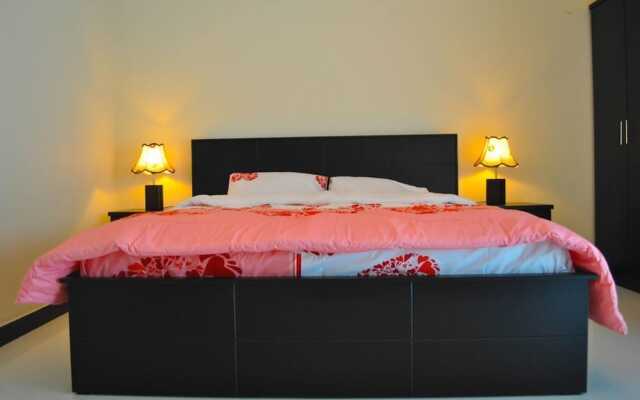 Golden Treasure Tower Family Apartment