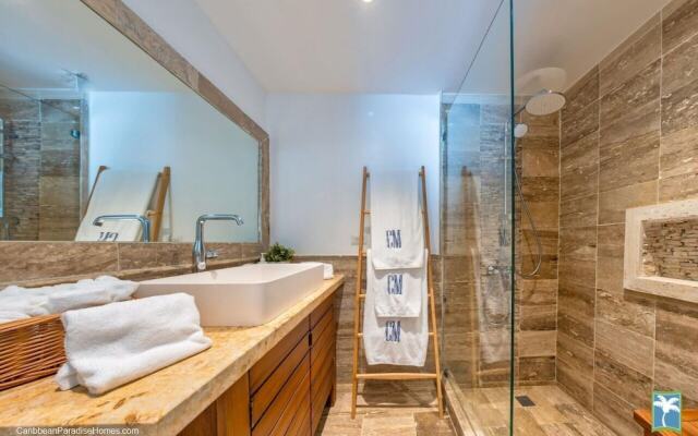 Luxurious 3 Br Golf Villa