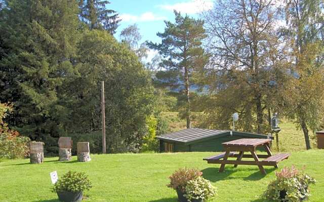 Cosy Rowan woodland lodge no3