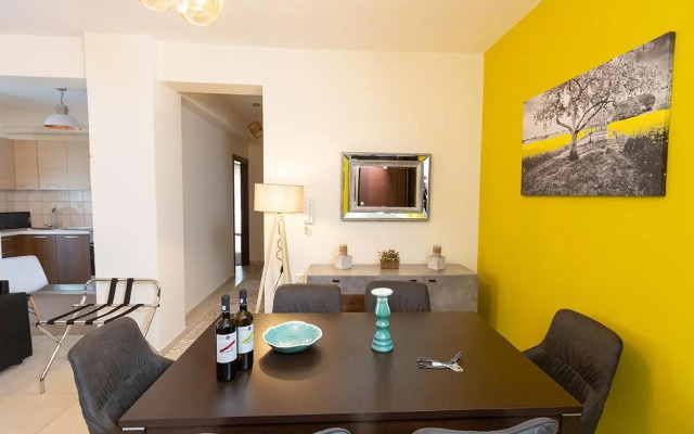 V Luxury Apartment 1