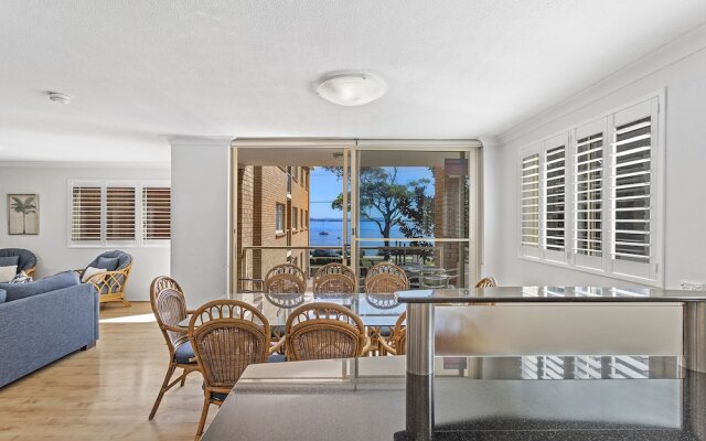 South Pacific Unit 6 Amazing unit opposite the beach.