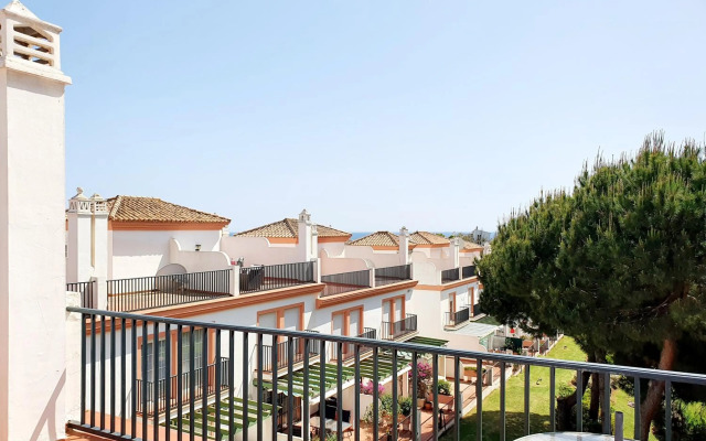 Lomas de Cabopino House