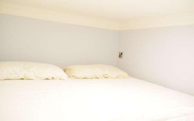 Kensington 2 Bedroom Flat