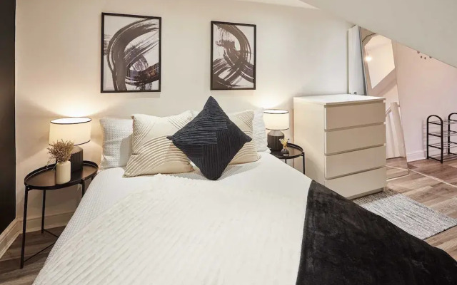 Host Stay Trafalgar Road