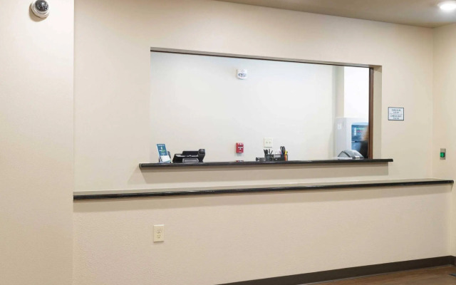 WoodSpring Suites Lafayette