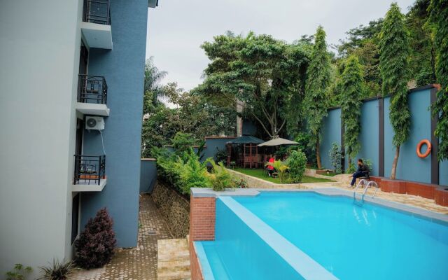 Green Side Hotel
