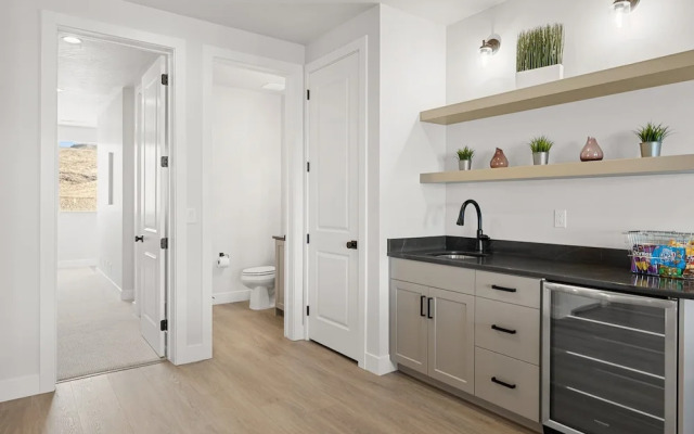 Desert Beachcomber 5 Bedroom Townhouse